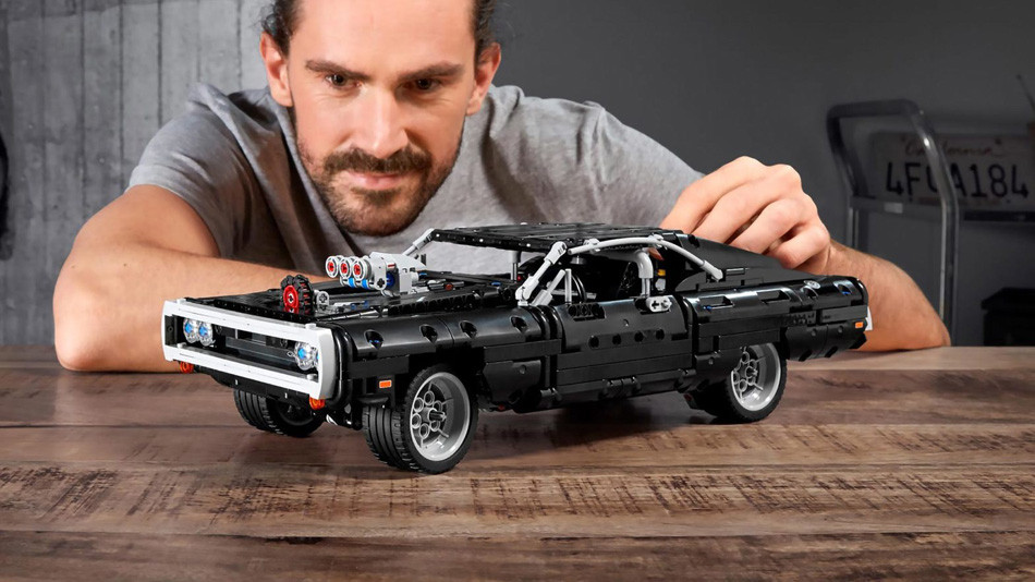 Lego Technic 42111 - Dom's Dodge Charger - Mattoncini.net